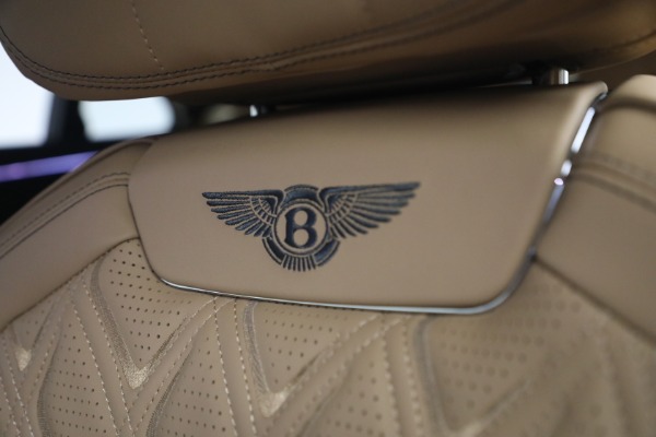 New 2027 Bentley Flying Spur Azure for sale $363,300 at Alfa Romeo of Westport in Westport CT 06880 21