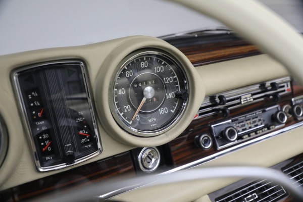Used 1971 Mercedes-Benz 280SE 3.5 Cabriolet for sale $475,000 at Alfa Romeo of Westport in Westport CT 06880 26