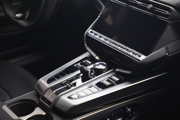 Used 2025 Aston Martin Vanquish for sale $415,900 at Alfa Romeo of Westport in Westport CT 06880 28