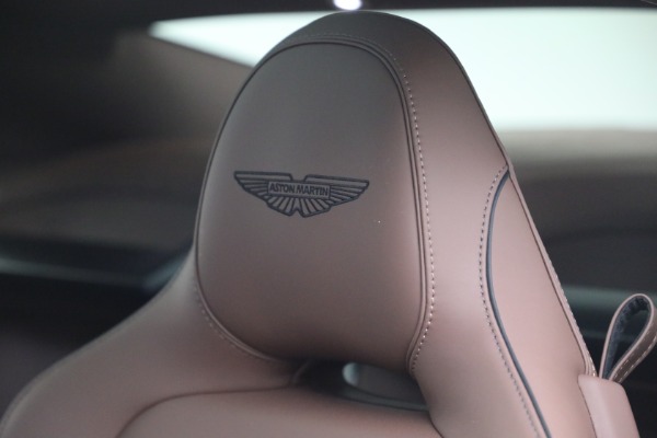 Used 2025 Aston Martin Vanquish for sale $429,900 at Alfa Romeo of Westport in Westport CT 06880 25