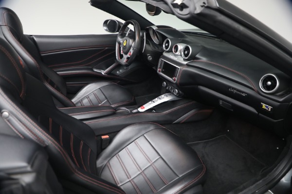 Used 2015 Ferrari California T for sale $139,900 at Alfa Romeo of Westport in Westport CT 06880 18