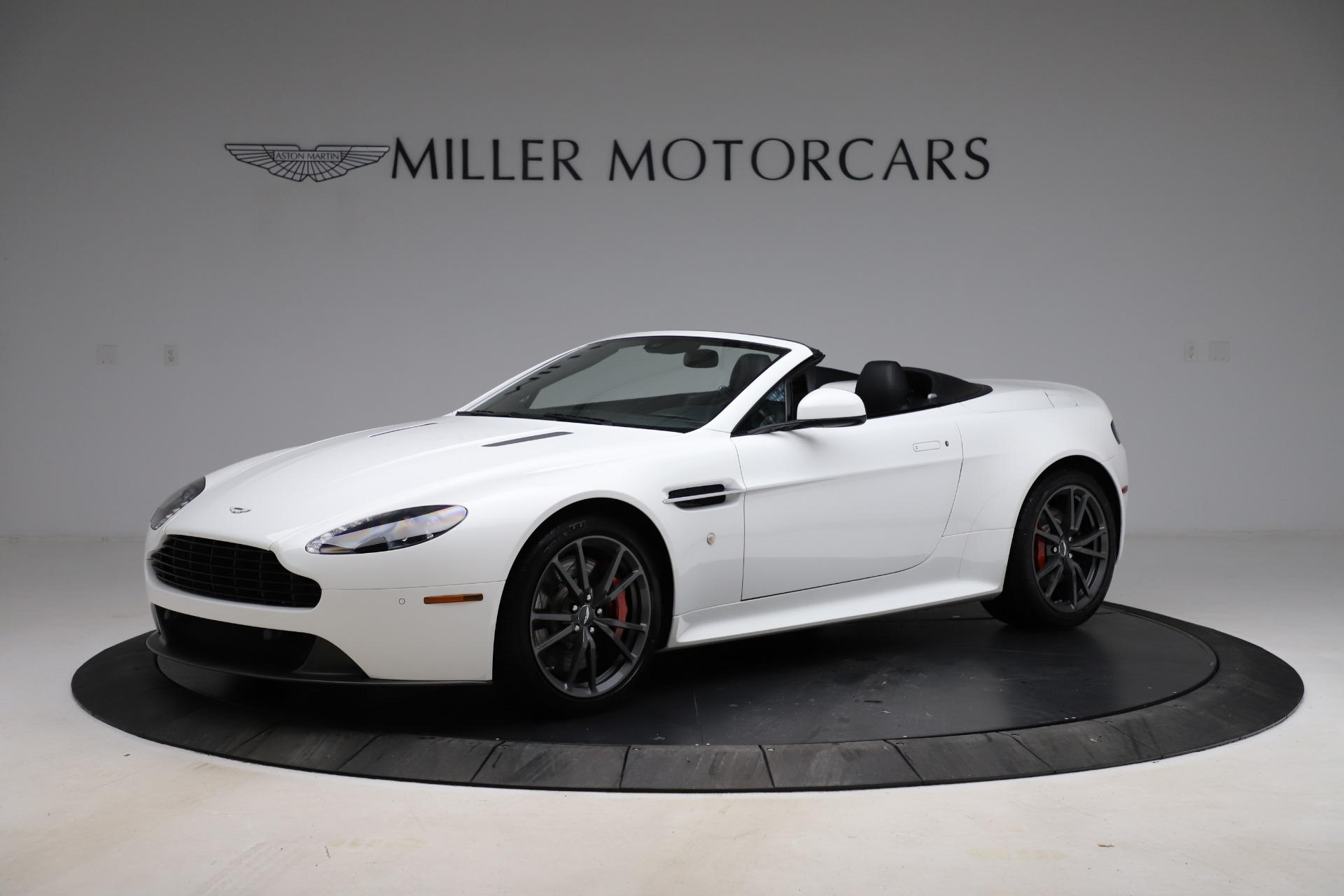 Used 2015 Aston Martin V8 Vantage GT Roadster for sale Sold at Alfa Romeo of Westport in Westport CT 06880 1